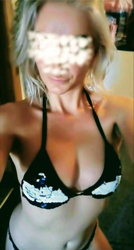 ZLOBIVÁ SEXY ČIČINKA JANN