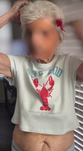 Jsem zpět starší paní